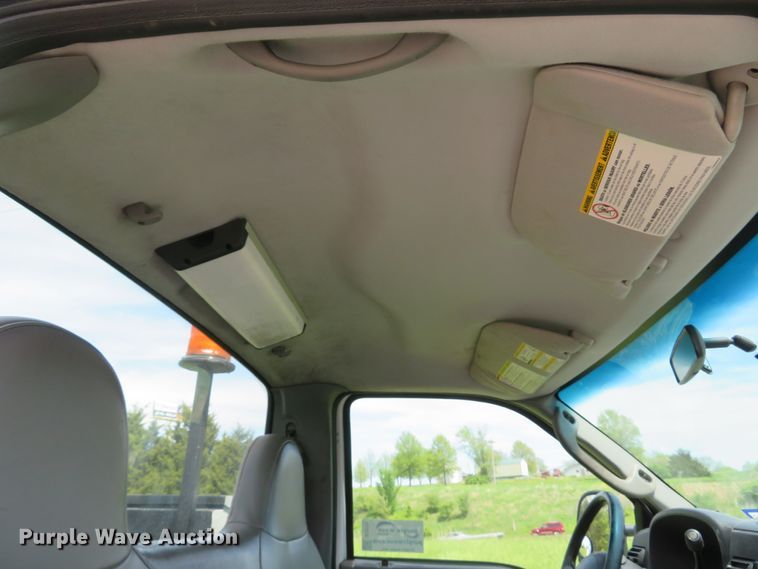 image for item DI2171 2006 Ford F250 Super Duty XL  utility bed pickup truck