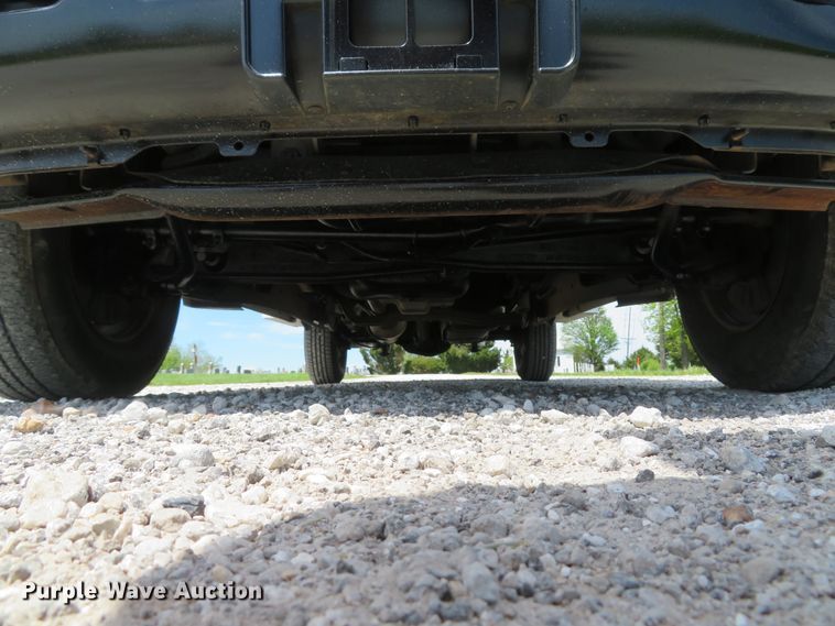 image for item DI2171 2006 Ford F250 Super Duty XL  utility bed pickup truck