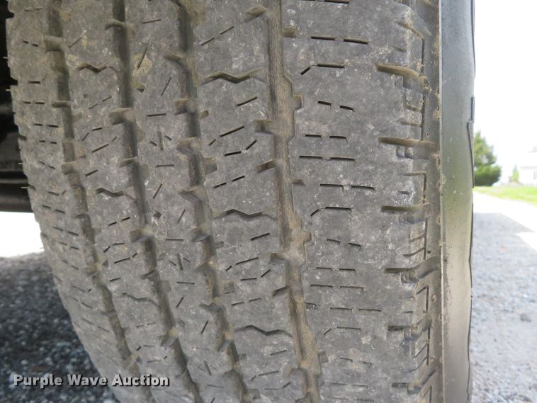 image for item DI2171 2006 Ford F250 Super Duty XL  utility bed pickup truck