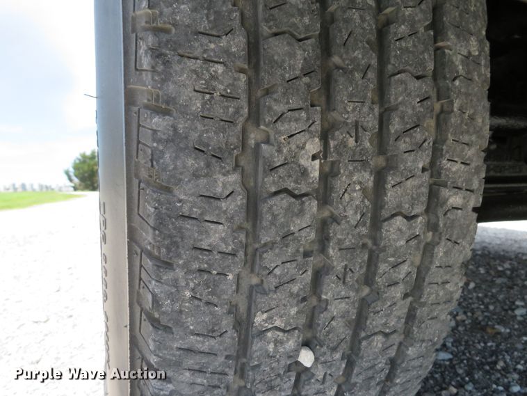 image for item DI2171 2006 Ford F250 Super Duty XL  utility bed pickup truck