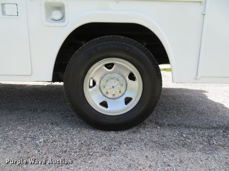 image for item DI2171 2006 Ford F250 Super Duty XL  utility bed pickup truck