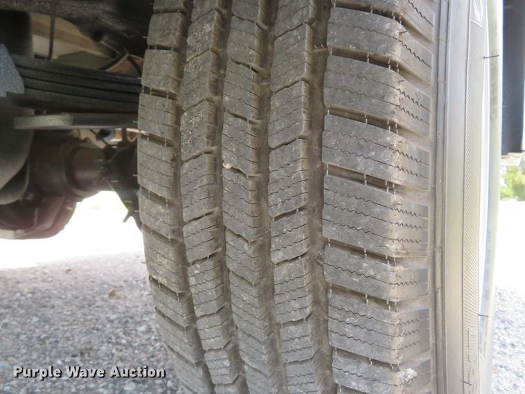 image for item DI2171 2006 Ford F250 Super Duty XL  utility bed pickup truck