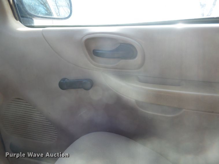 image for item EF9627 2002 Ford F150  pickup truck