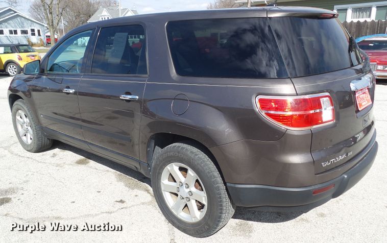 image for item EM9932 2008 Saturn Outlook XE  SUV