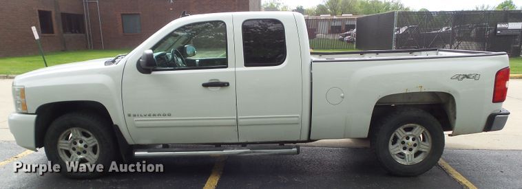 image for item EM9984 2009 Chevrolet Silverado 1500 LT  Ext. Cab pickup truck