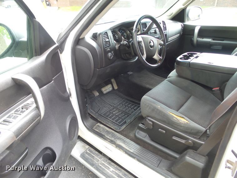 image for item EM9984 2009 Chevrolet Silverado 1500 LT  Ext. Cab pickup truck