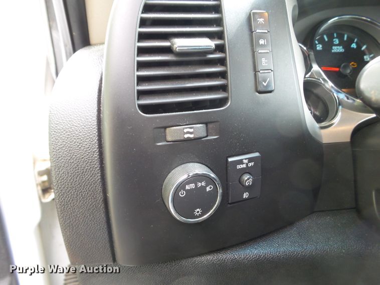 image for item EM9984 2009 Chevrolet Silverado 1500 LT  Ext. Cab pickup truck