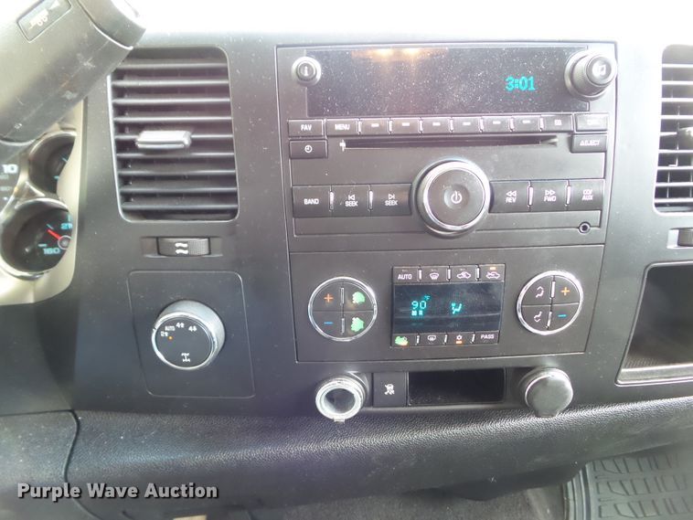 image for item EM9984 2009 Chevrolet Silverado 1500 LT  Ext. Cab pickup truck