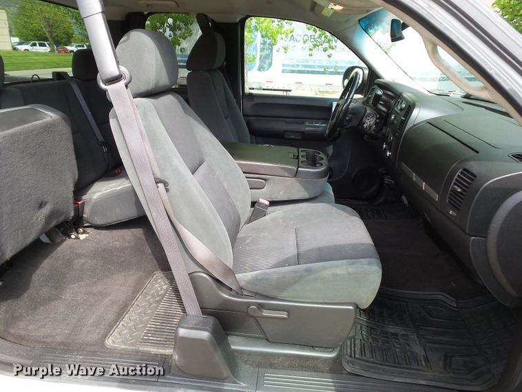 image for item EM9984 2009 Chevrolet Silverado 1500 LT  Ext. Cab pickup truck