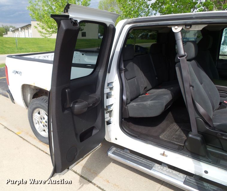 image for item EM9984 2009 Chevrolet Silverado 1500 LT  Ext. Cab pickup truck