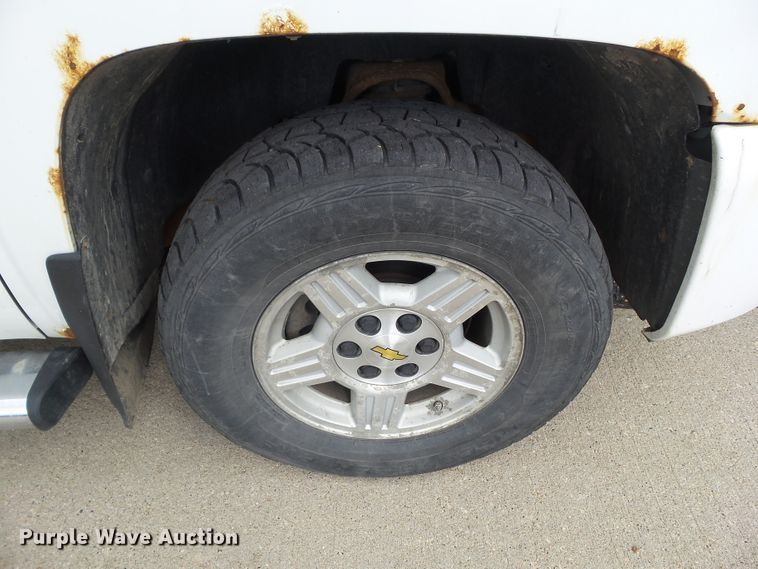 image for item EM9984 2009 Chevrolet Silverado 1500 LT  Ext. Cab pickup truck