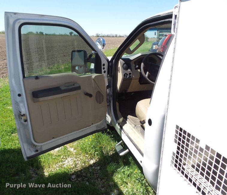 image for item EM9993 2008 Ford F350 Super Duty  utility bed pickup truck