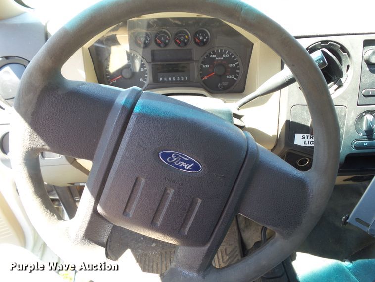 image for item EM9993 2008 Ford F350 Super Duty  utility bed pickup truck