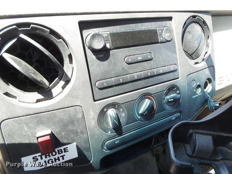 image for item EM9993 2008 Ford F350 Super Duty  utility bed pickup truck