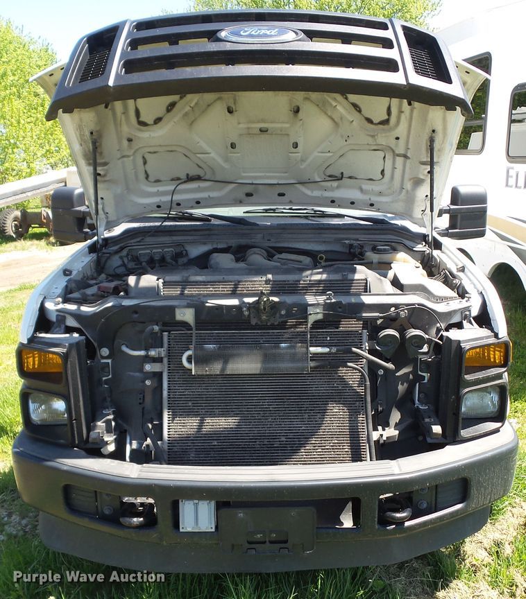 image for item EM9993 2008 Ford F350 Super Duty  utility bed pickup truck