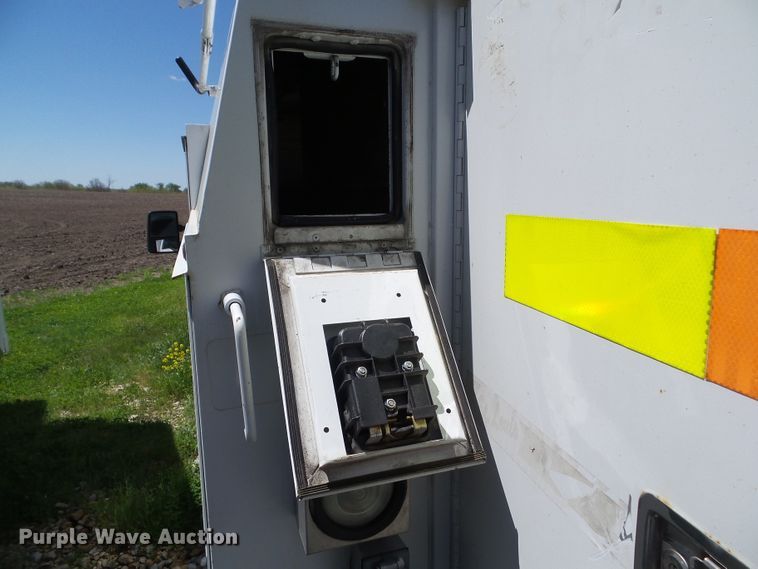 image for item EM9993 2008 Ford F350 Super Duty  utility bed pickup truck