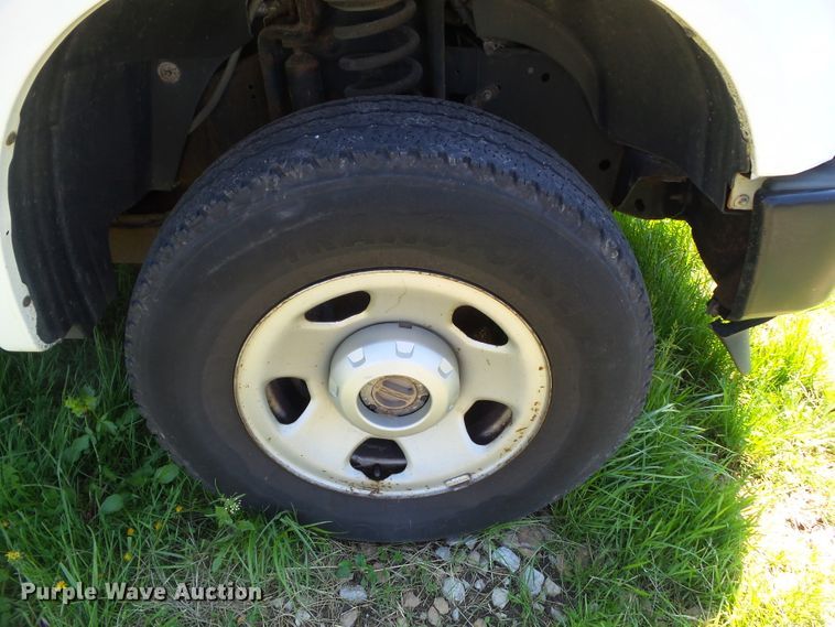 image for item EM9993 2008 Ford F350 Super Duty  utility bed pickup truck