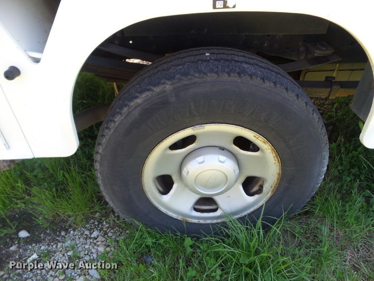 image for item EM9993 2008 Ford F350 Super Duty  utility bed pickup truck