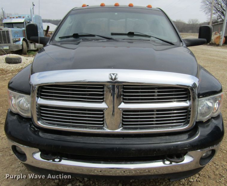 image for item FD9419 2005 Dodge Ram 3500  Quad Cab flatbed pickup truck