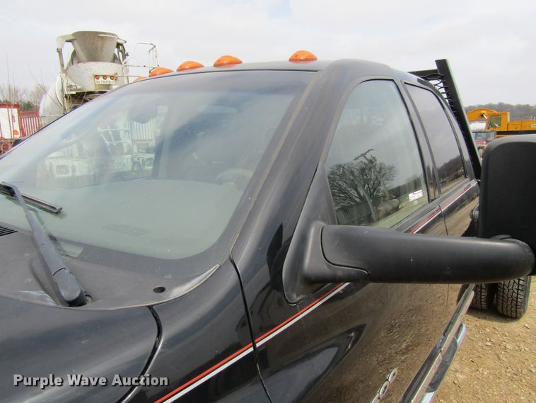 image for item FD9419 2005 Dodge Ram 3500  Quad Cab flatbed pickup truck