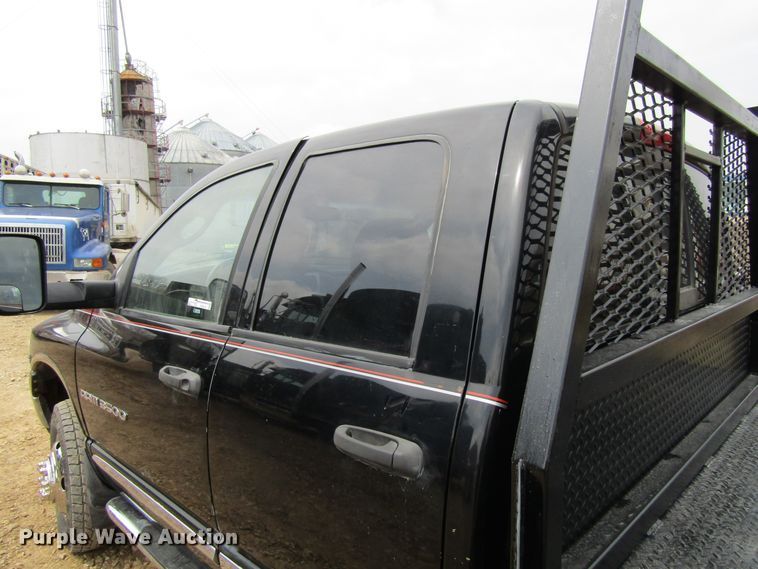 image for item FD9419 2005 Dodge Ram 3500  Quad Cab flatbed pickup truck