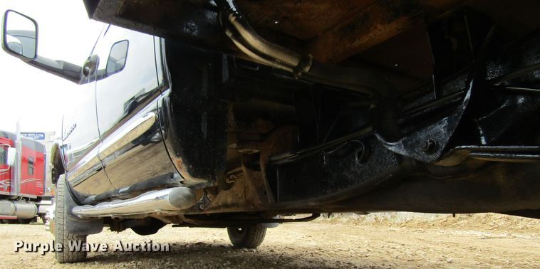 image for item FD9419 2005 Dodge Ram 3500  Quad Cab flatbed pickup truck