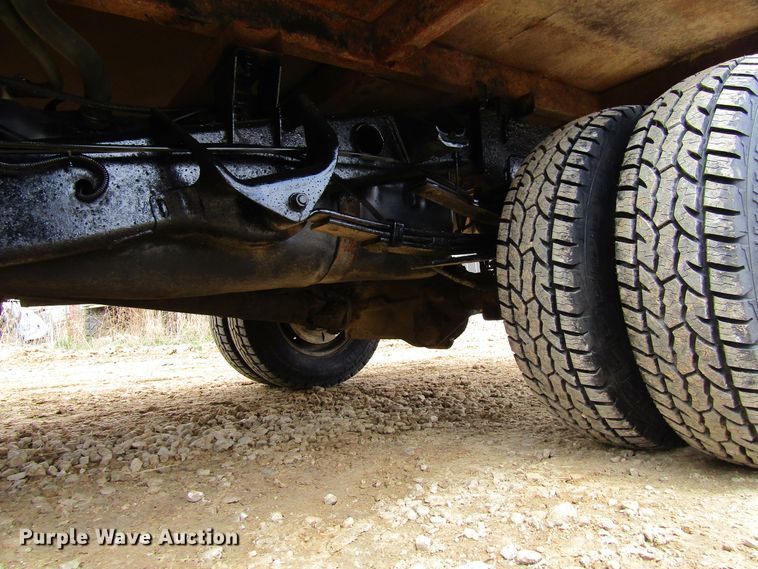 image for item FD9419 2005 Dodge Ram 3500  Quad Cab flatbed pickup truck