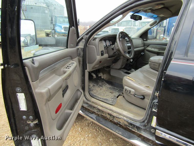 image for item FD9419 2005 Dodge Ram 3500  Quad Cab flatbed pickup truck