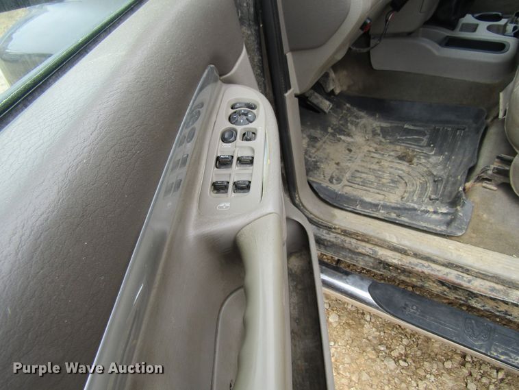 image for item FD9419 2005 Dodge Ram 3500  Quad Cab flatbed pickup truck