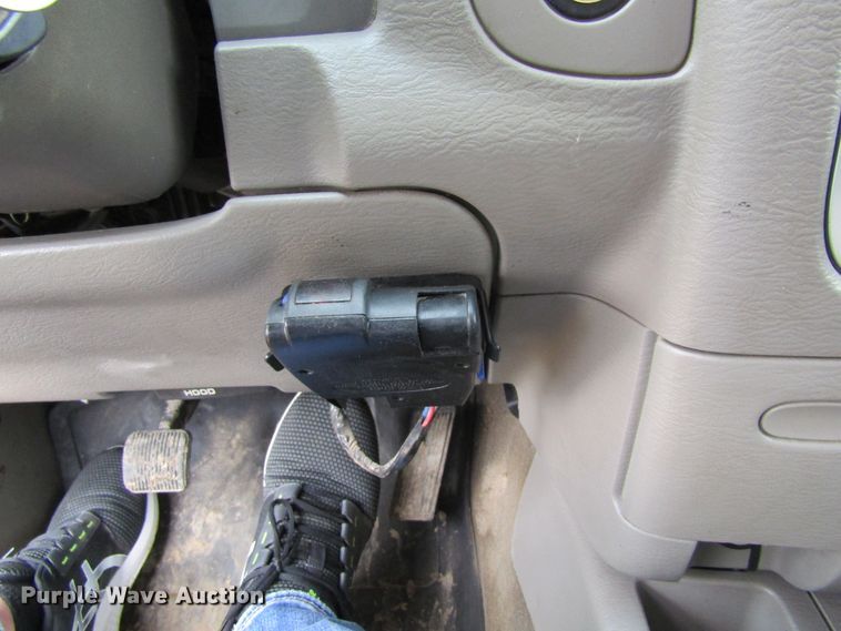 image for item FD9419 2005 Dodge Ram 3500  Quad Cab flatbed pickup truck