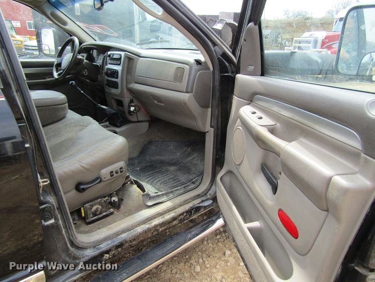 image for item FD9419 2005 Dodge Ram 3500  Quad Cab flatbed pickup truck