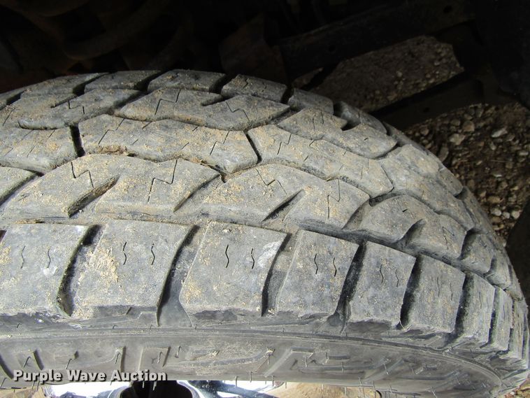 image for item FD9419 2005 Dodge Ram 3500  Quad Cab flatbed pickup truck