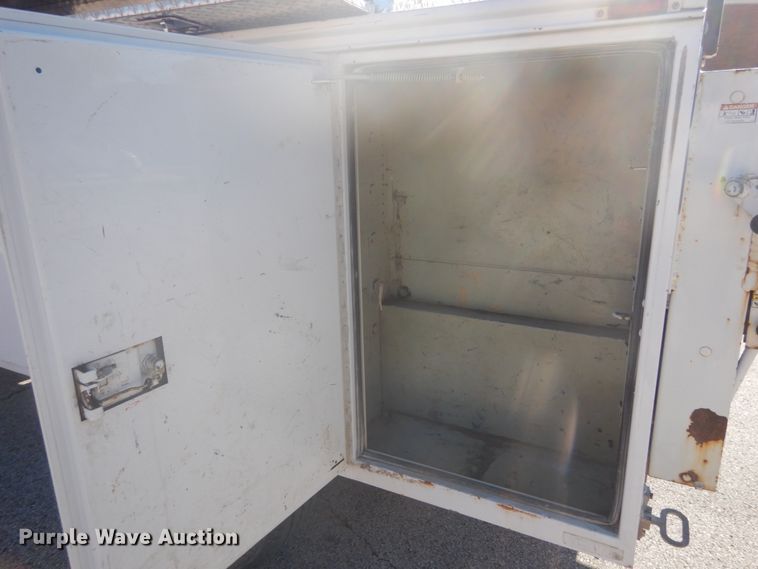 image for item GB9956 2002 Ford F350 Super Duty  Crew Cab utility bed pickup truck