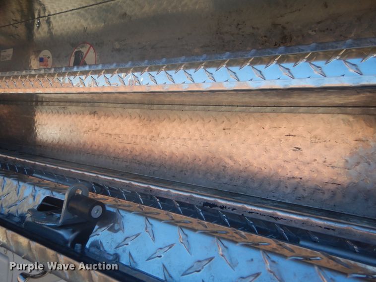 image for item GB9956 2002 Ford F350 Super Duty  Crew Cab utility bed pickup truck