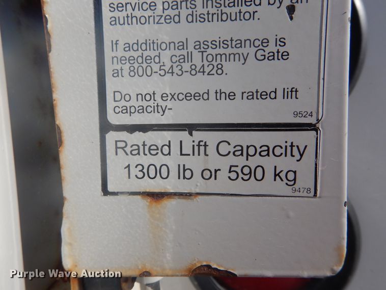 image for item GB9956 2002 Ford F350 Super Duty  Crew Cab utility bed pickup truck