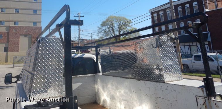 image for item GB9956 2002 Ford F350 Super Duty  Crew Cab utility bed pickup truck