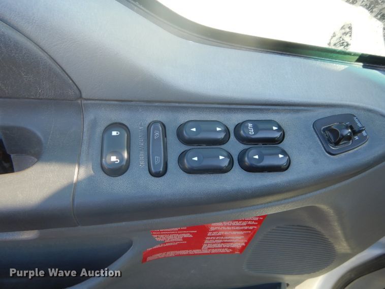 image for item GB9956 2002 Ford F350 Super Duty  Crew Cab utility bed pickup truck