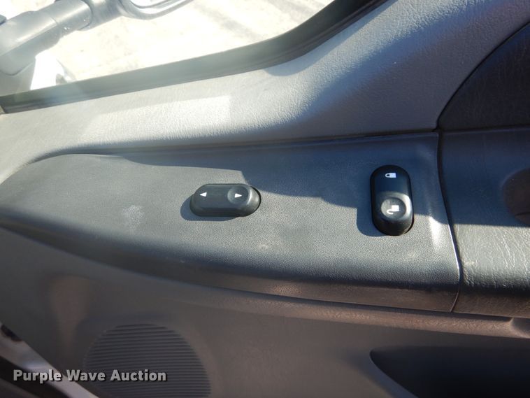 image for item GB9956 2002 Ford F350 Super Duty  Crew Cab utility bed pickup truck