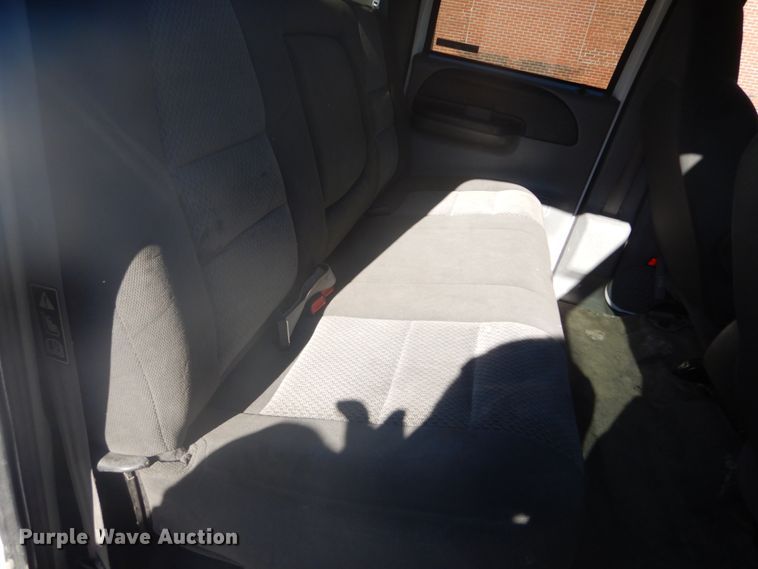 image for item GB9956 2002 Ford F350 Super Duty  Crew Cab utility bed pickup truck