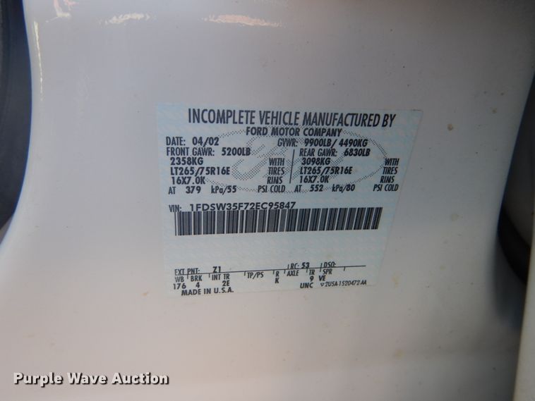 image for item GB9956 2002 Ford F350 Super Duty  Crew Cab utility bed pickup truck