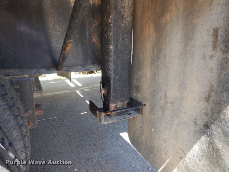 image for item GB9981 2005 B&B equipment trailer