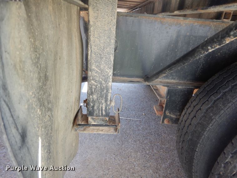 image for item GB9981 2005 B&B equipment trailer