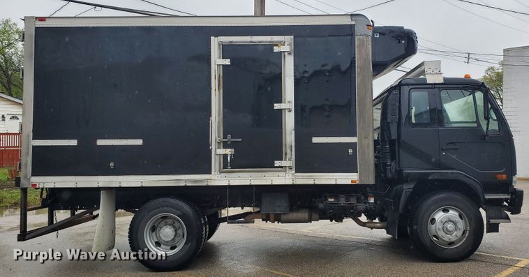 image for item GB9983 2008 Nissan UD2600 refrigerated box truck