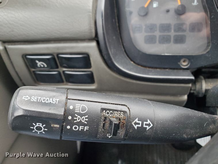 image for item GB9983 2008 Nissan UD2600 refrigerated box truck