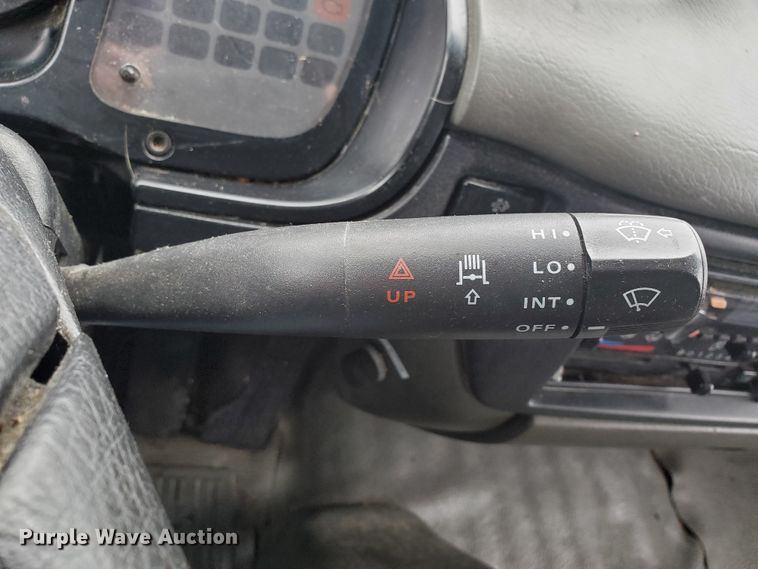 image for item GB9983 2008 Nissan UD2600 refrigerated box truck