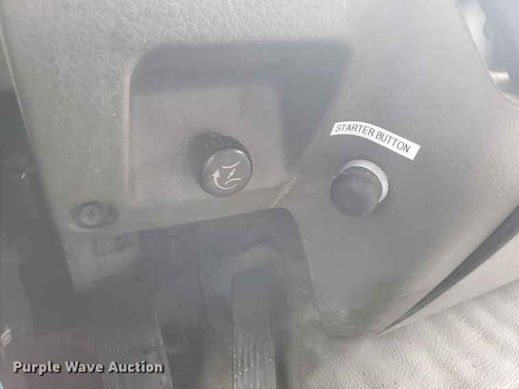 image for item GB9983 2008 Nissan UD2600 refrigerated box truck