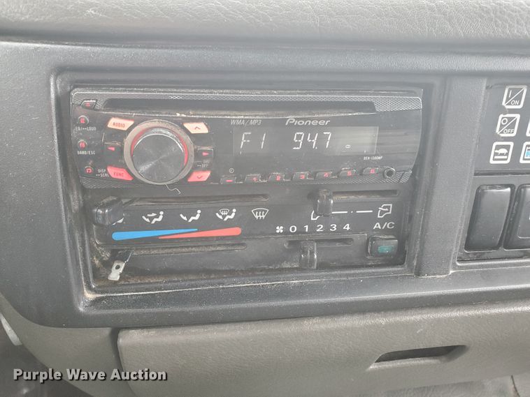 image for item GB9983 2008 Nissan UD2600 refrigerated box truck