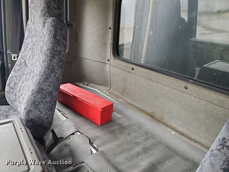 image for item GB9983 2008 Nissan UD2600 refrigerated box truck