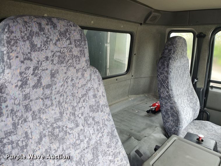 image for item GB9983 2008 Nissan UD2600 refrigerated box truck