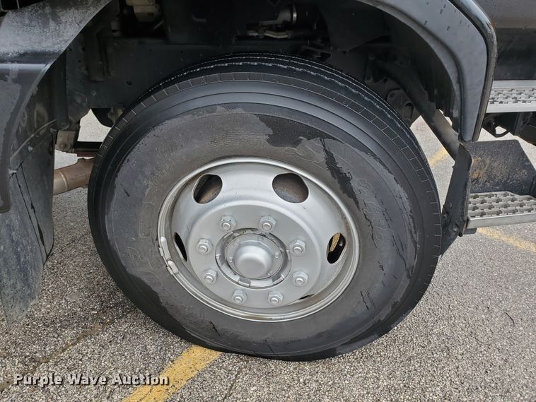 image for item GB9983 2008 Nissan UD2600 refrigerated box truck